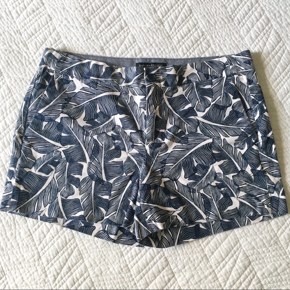 Banana Republic Palm Leaf Hampton Fit Shorts - Picture 2 of 6